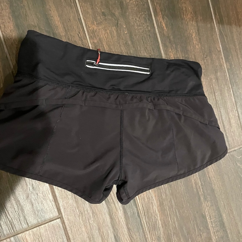 lululemon Speed Up Low Rise Short 2.5”.